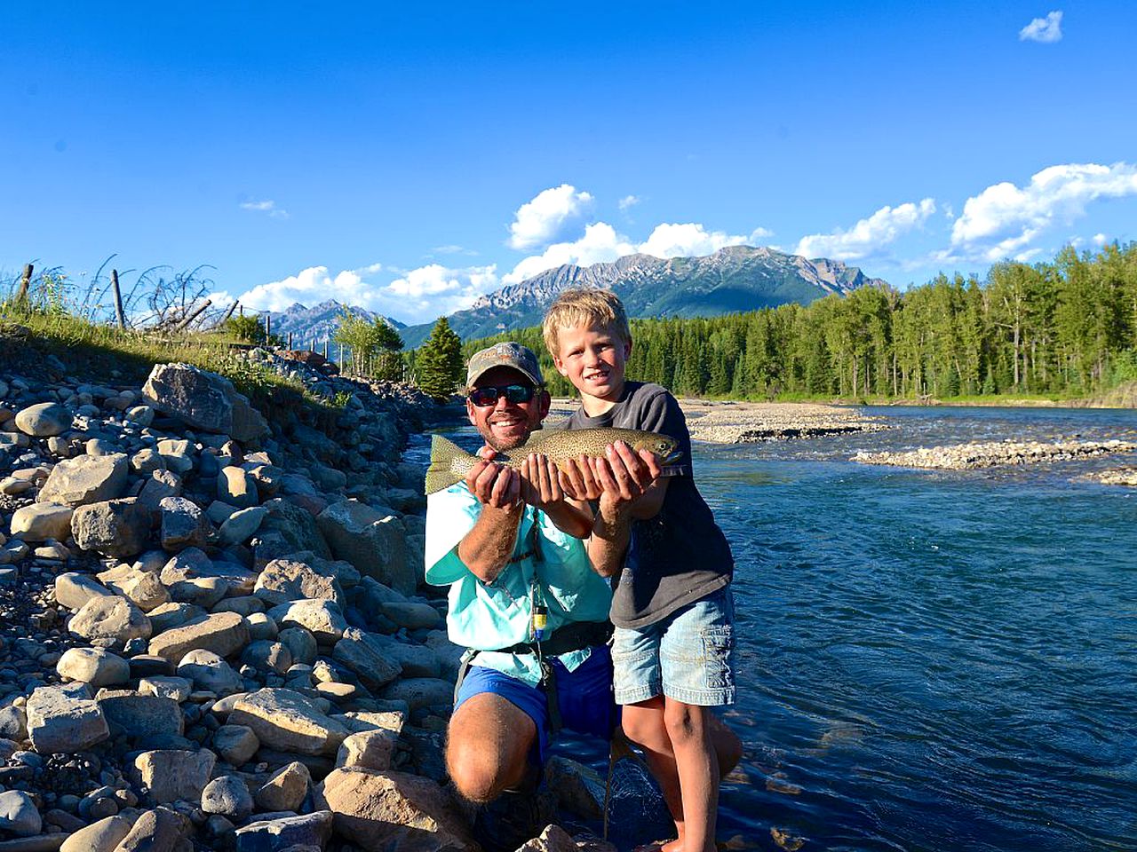 Luxury Cabin Rental with Horse Stables in Canadian Rockies of British Columbia