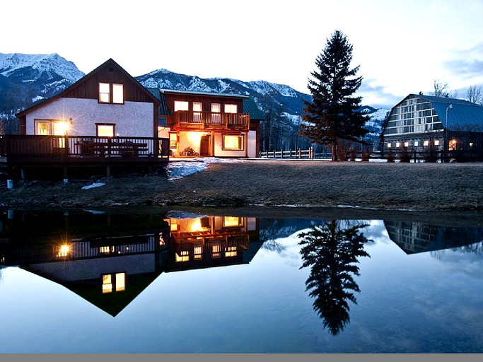 Cabins (Sparwood, British Columbia, Canada)