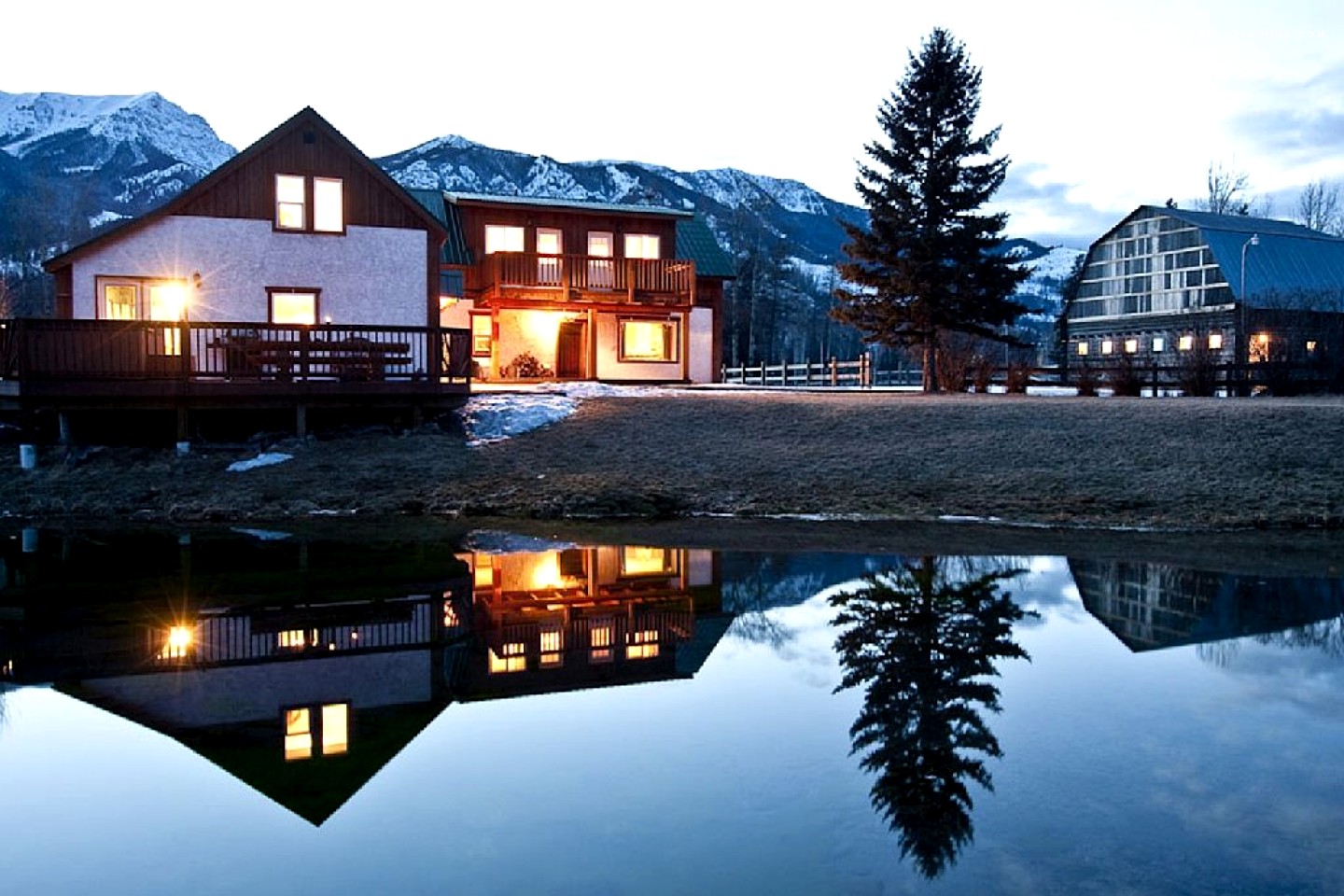 Luxury Cabin Rental in Canadian Rockies
