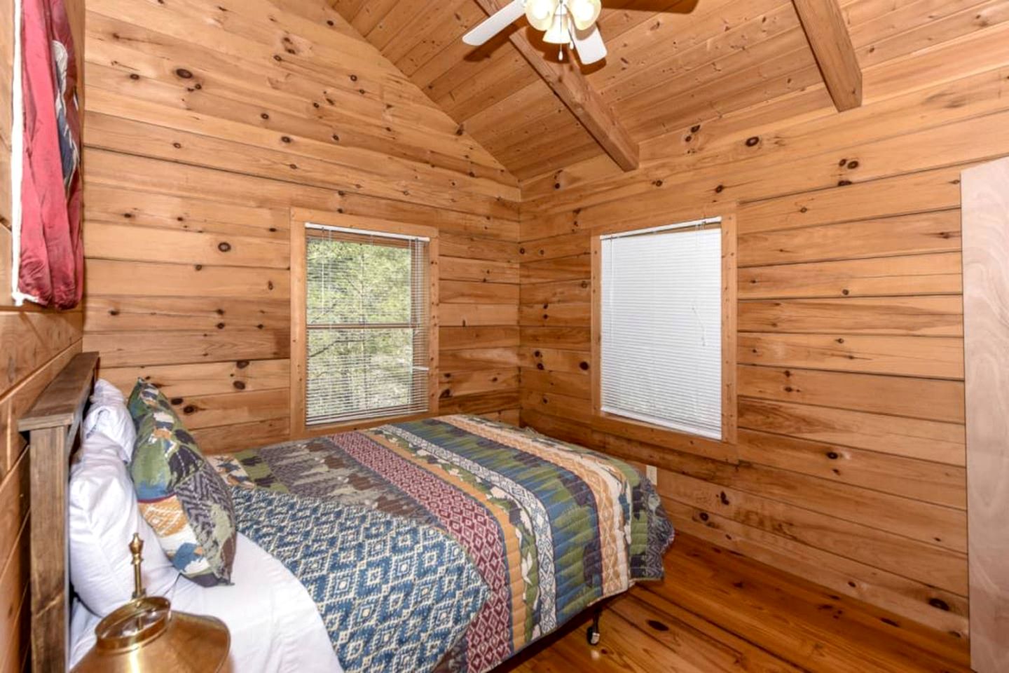 Secluded Cabin Near Great Smoky Mountains National Park, Tennessee