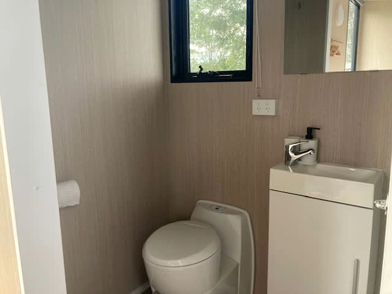 Enjoyable Tiny House with Great Sights in Myrtle Creek, New South Wales