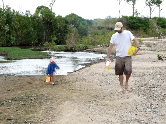 Cottages (Guthalungra, Queensland, Australia)