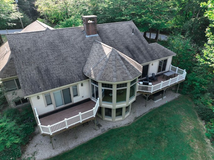 Ellis Ridge Retreat 5 BDRM Hot Tub Firepit, Vacation Rentals