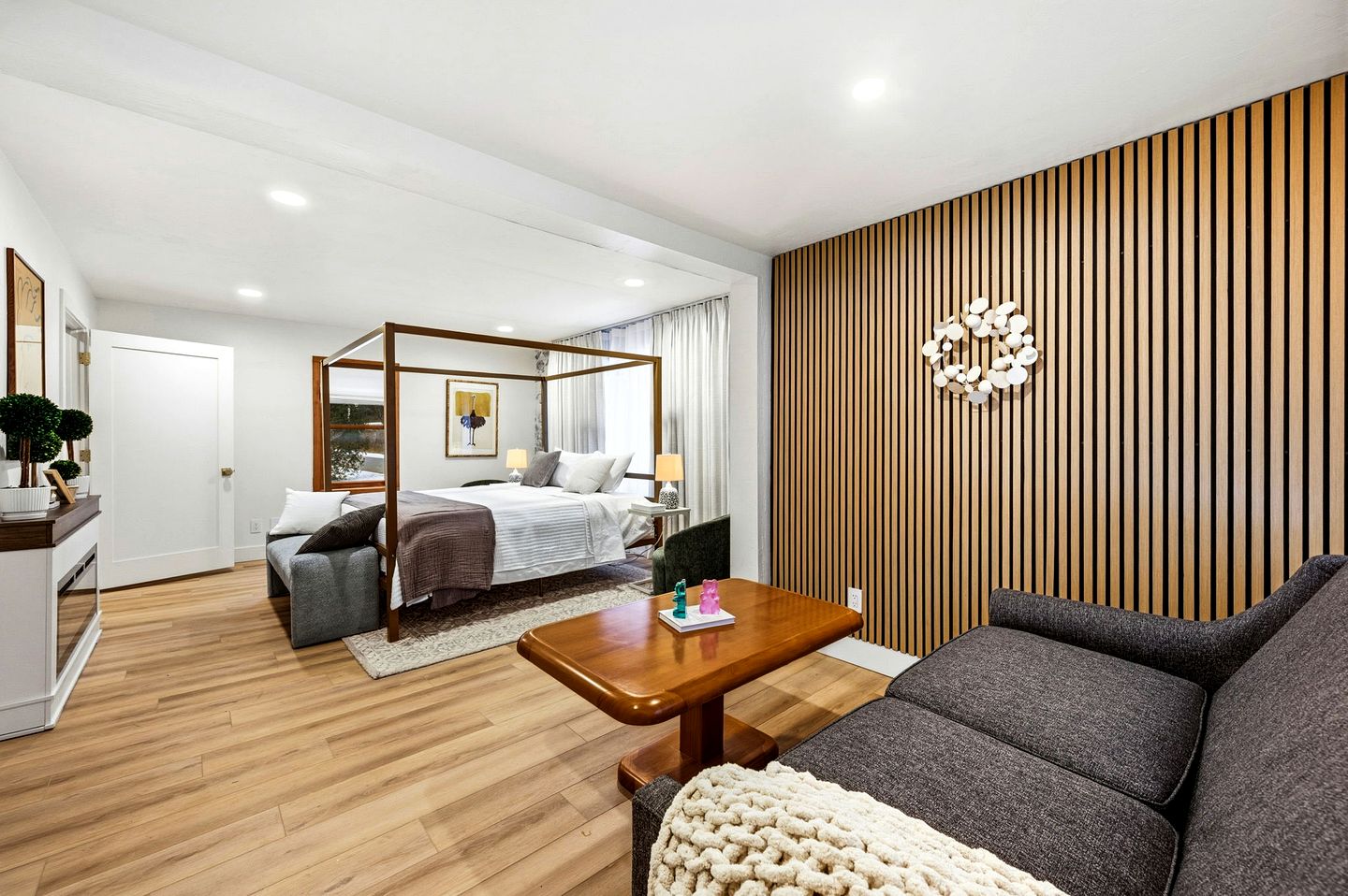 Scenic Farmhouse with Hot Tub & Barrel Sauna, Walk to Beach and Shops in Ellison Bay, WI