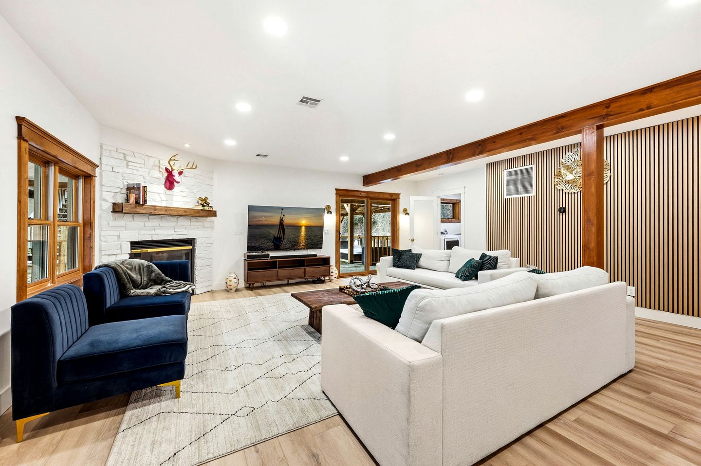 Scenic Farmhouse with Hot Tub & Barrel Sauna, Walk to Beach and Shops in Ellison Bay, WI