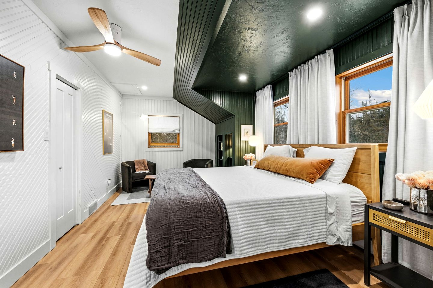 Scenic Farmhouse with Hot Tub & Barrel Sauna, Walk to Beach and Shops in Ellison Bay, WI