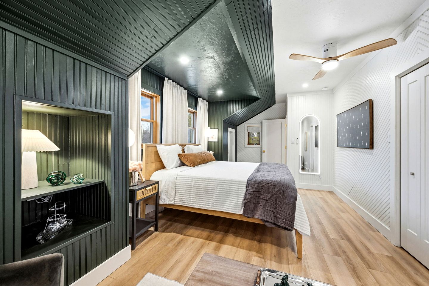 Scenic Farmhouse with Hot Tub & Barrel Sauna, Walk to Beach and Shops in Ellison Bay, WI