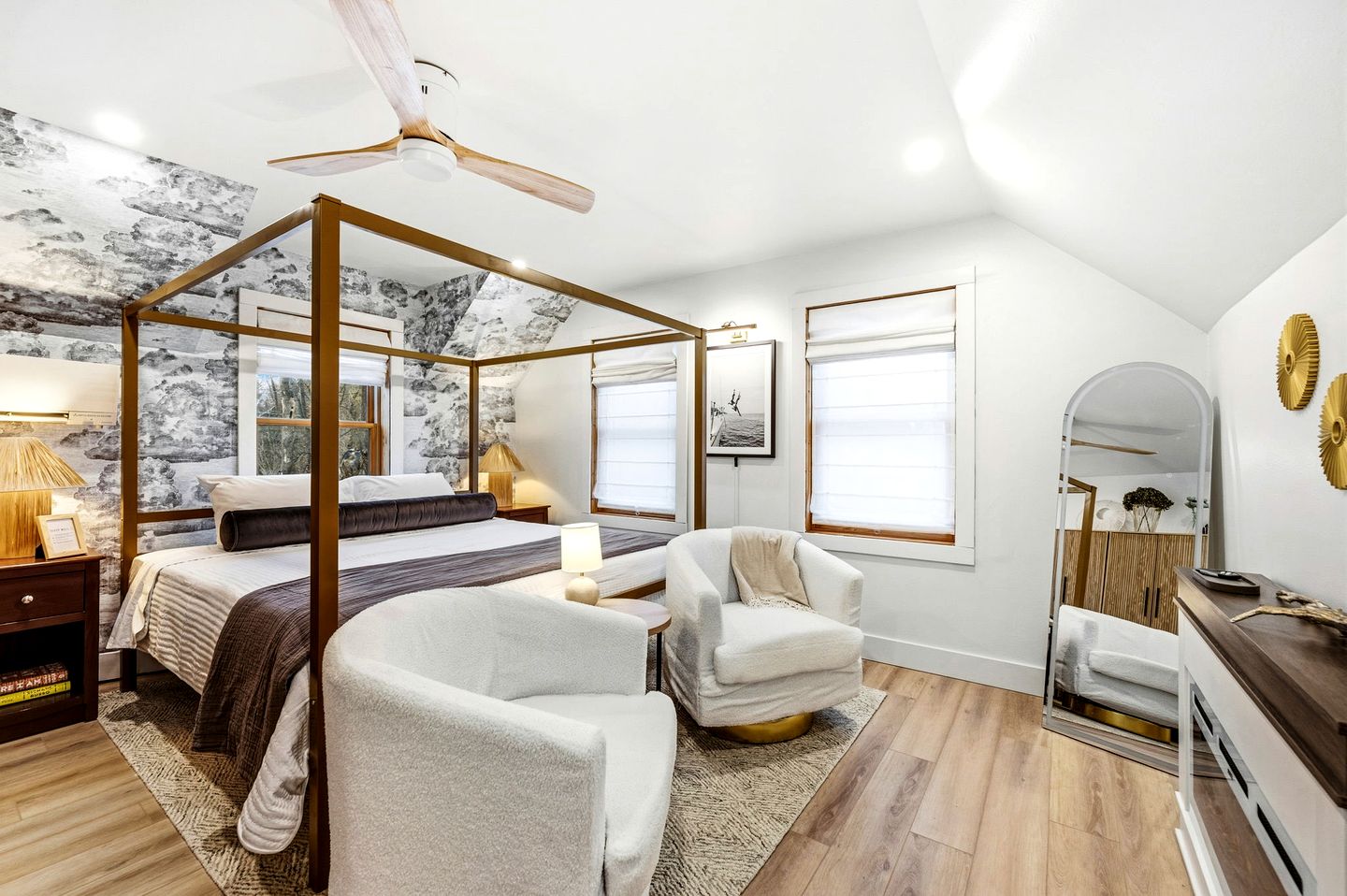 Scenic Farmhouse with Hot Tub & Barrel Sauna, Walk to Beach and Shops in Ellison Bay, WI