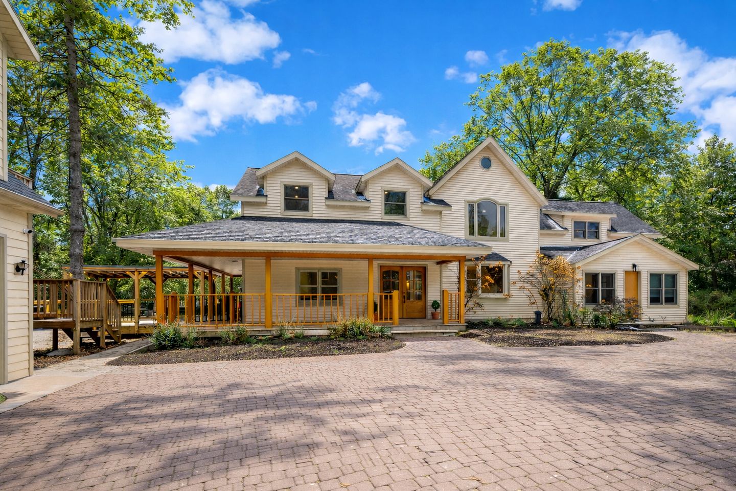 Scenic Farmhouse with Hot Tub & Barrel Sauna, Walk to Beach and Shops in Ellison Bay, WI