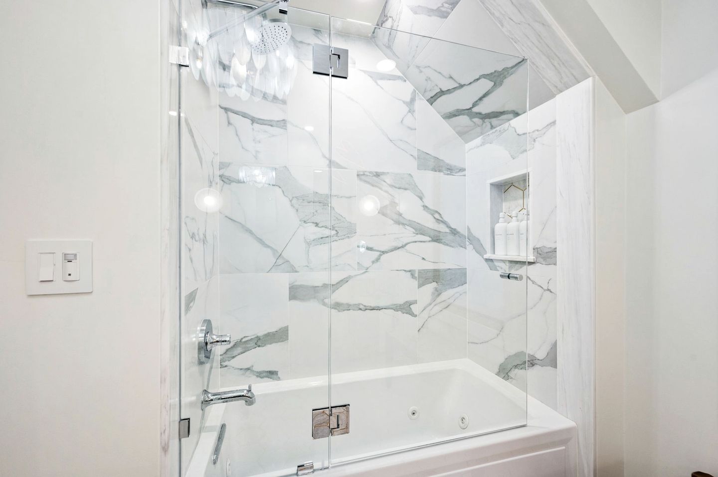 Scenic Farmhouse with Hot Tub & Barrel Sauna, Walk to Beach and Shops in Ellison Bay, WI