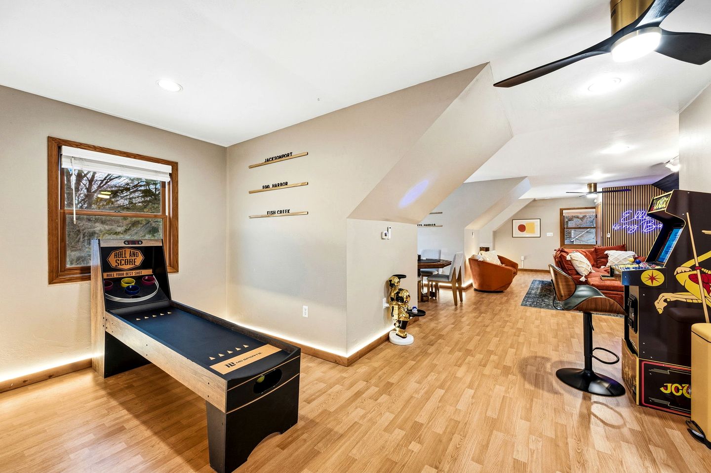 Scenic Farmhouse with Hot Tub & Barrel Sauna, Walk to Beach and Shops in Ellison Bay, WI