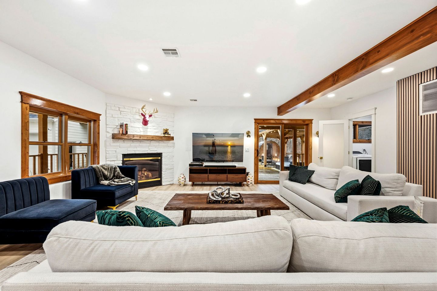 Scenic Farmhouse with Hot Tub & Barrel Sauna, Walk to Beach and Shops in Ellison Bay, WI