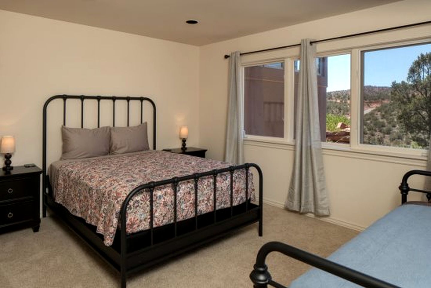 Peaceful Vacation Rental with Private Trail to Creek and Stunning Views for a Fantastic Family Getaway in Sedona, Arizona