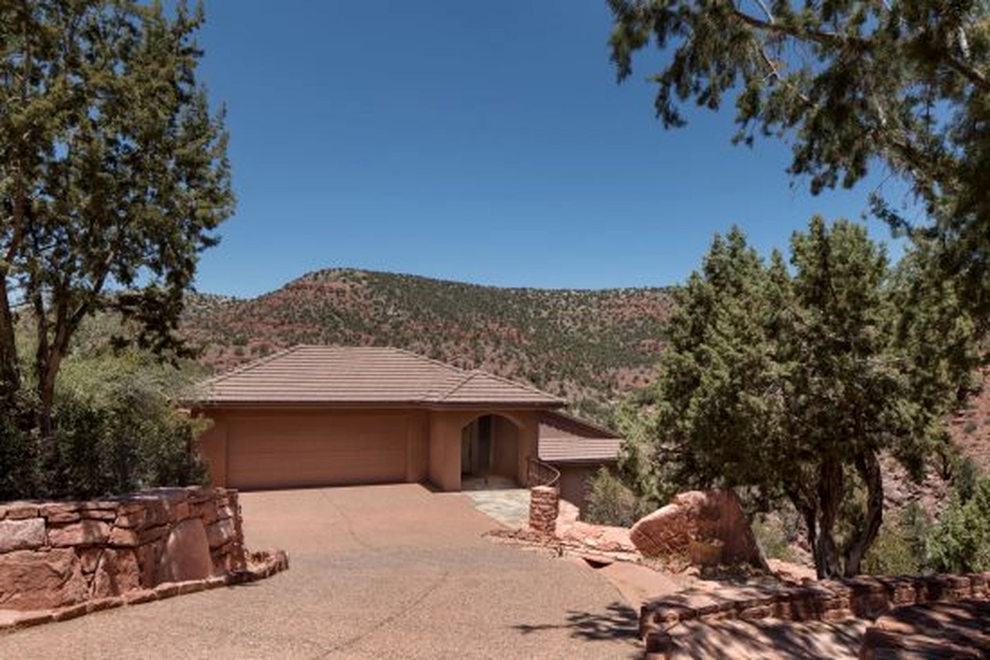Peaceful Vacation Rental with Private Trail to Creek and Stunning Views for a Fantastic Family Getaway in Sedona, Arizona