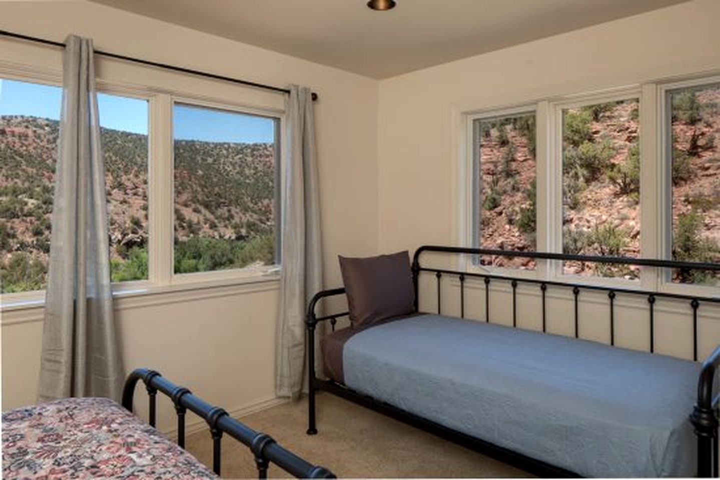 Peaceful Vacation Rental with Private Trail to Creek and Stunning Views for a Fantastic Family Getaway in Sedona, Arizona