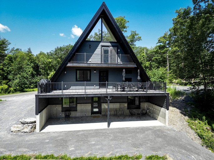 Pet-Friendly A-Frame Newly Renovated with Large Patio in New York
