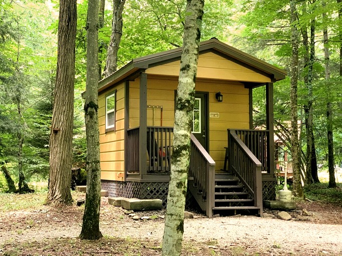 Cabins (United States of America, Monterville, West Virginia)