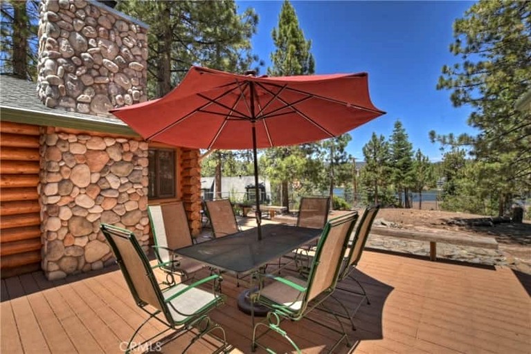 Cabins (United States of America, Big Bear Lake, California)