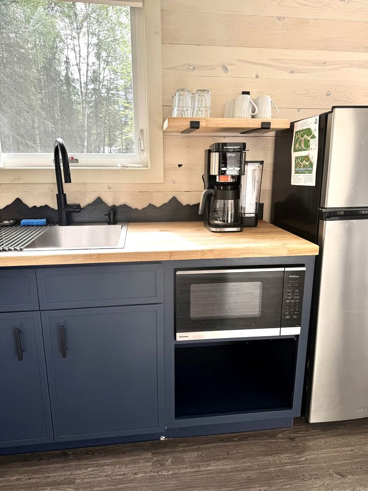 Embrace Nature in this Secluded Cabin in Anchorage, Alaska
