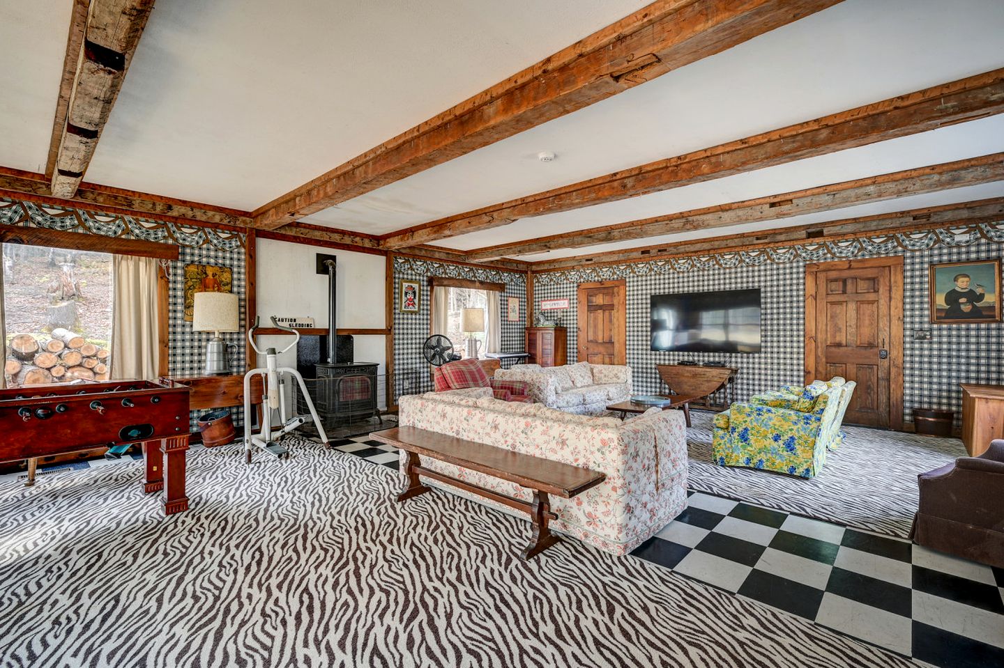 Embrace Nature in this Villa with Gorgeous Vistas in Bartlett, New Hampshire