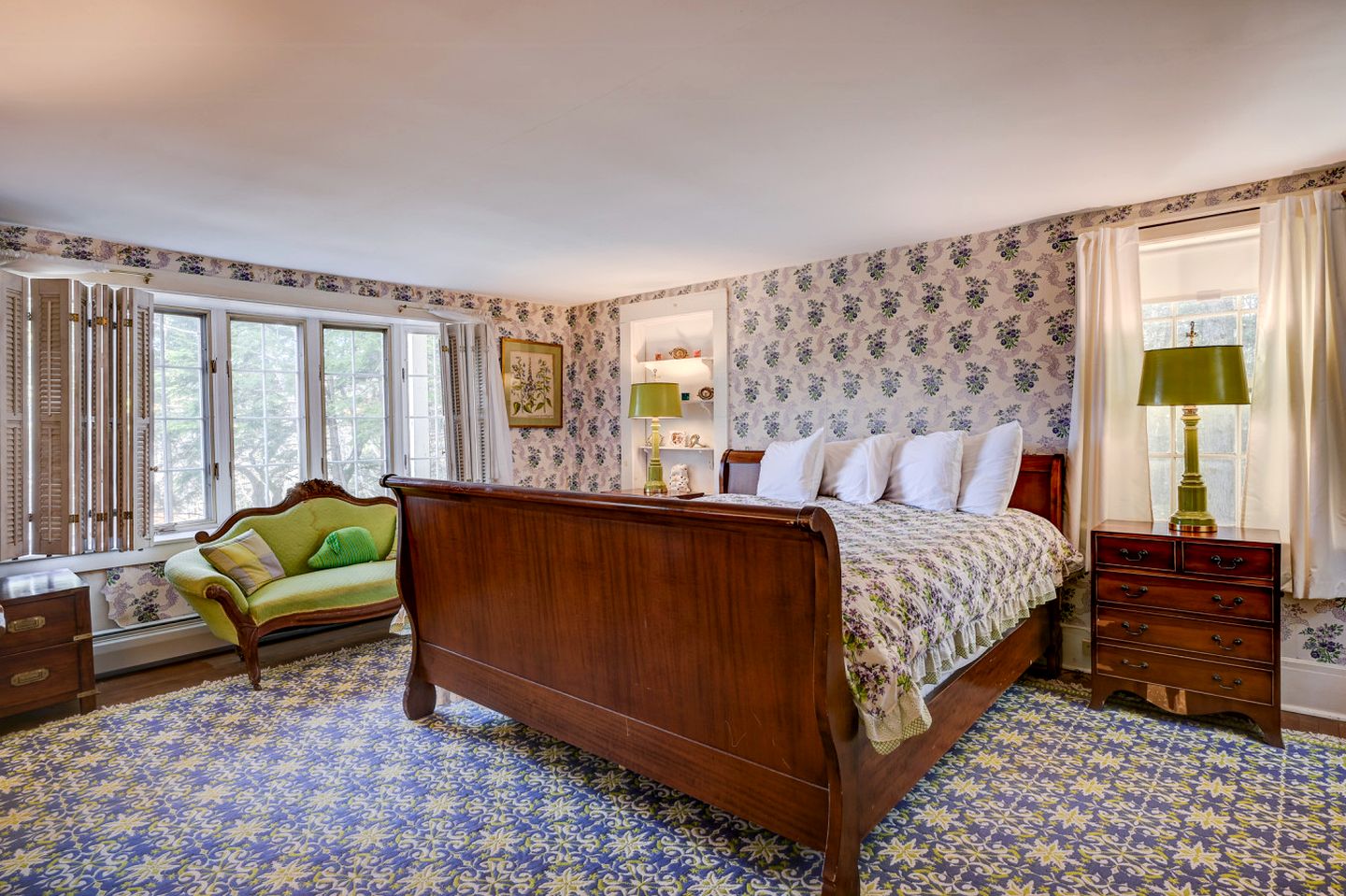 Embrace Nature in this Villa with Gorgeous Vistas in Bartlett, New Hampshire