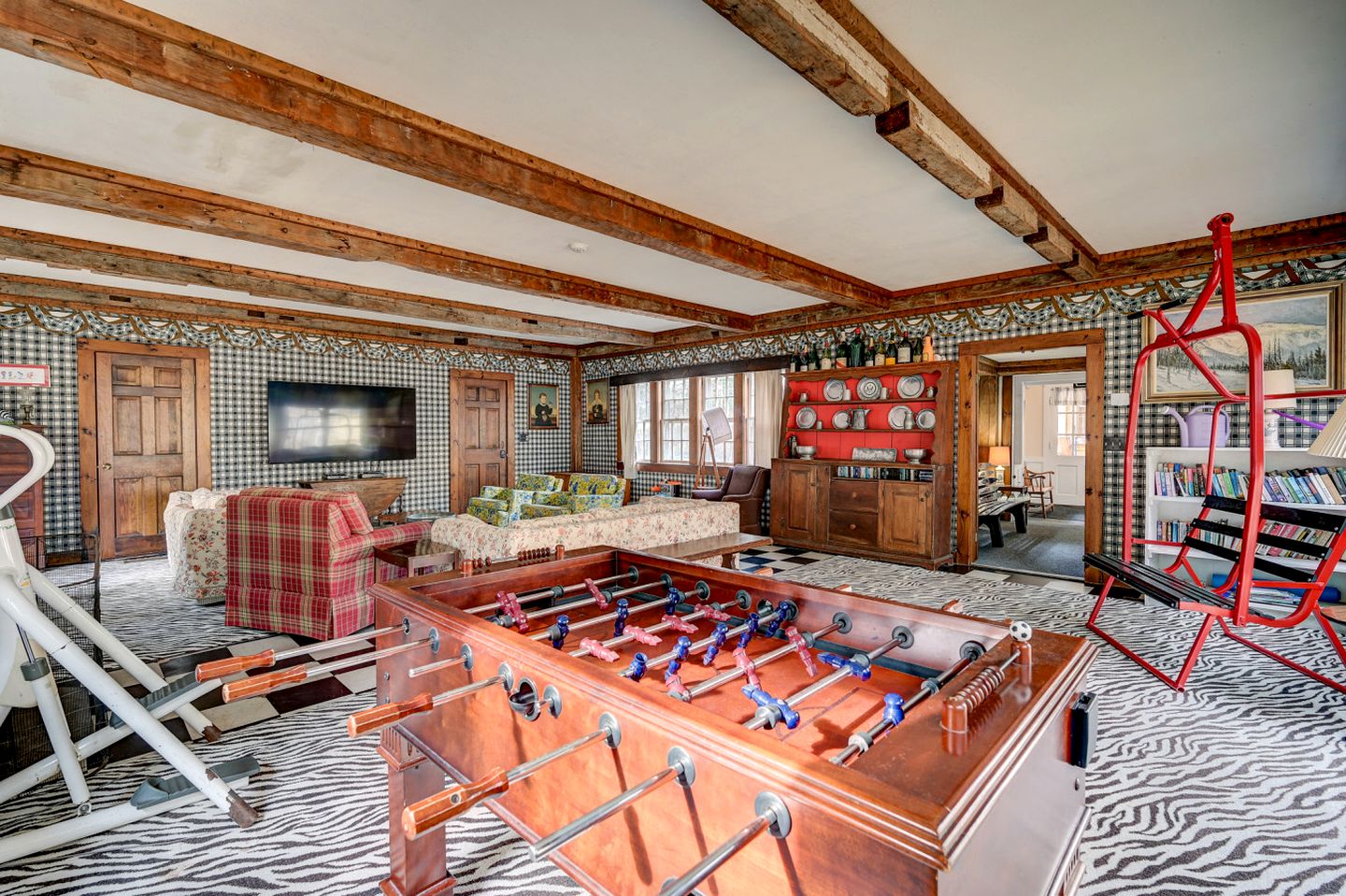 Embrace Nature in this Villa with Gorgeous Vistas in Bartlett, New Hampshire