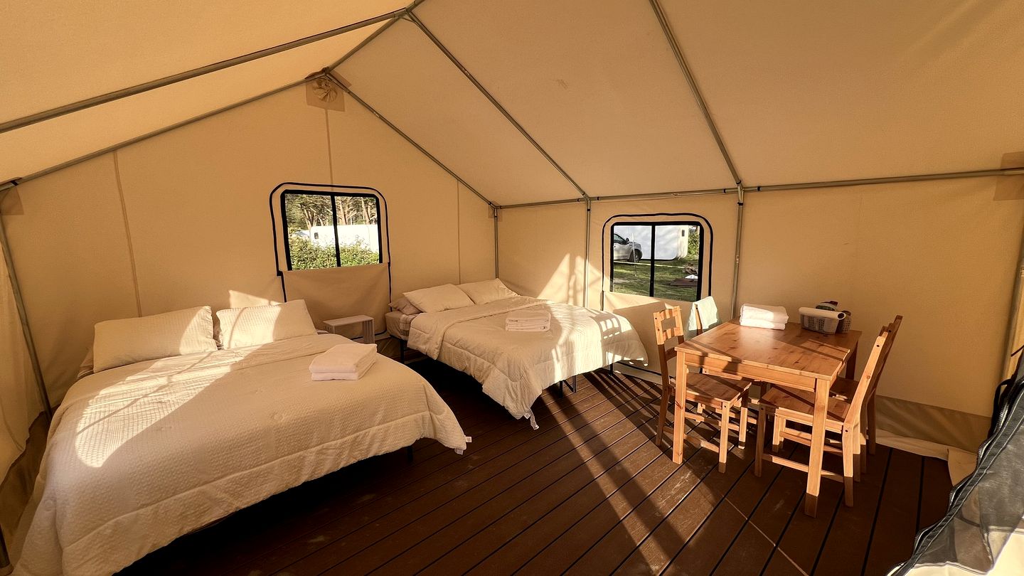 Luxurious Glamping Tent near Jedediah Smith Redwoods State Park, California