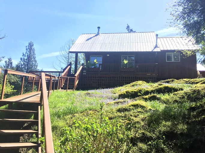 Cabins (Westholme, British Columbia, Canada)