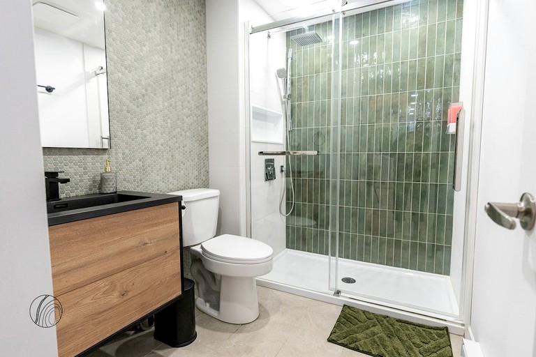 Vacation Rentals (Canada, --, --)