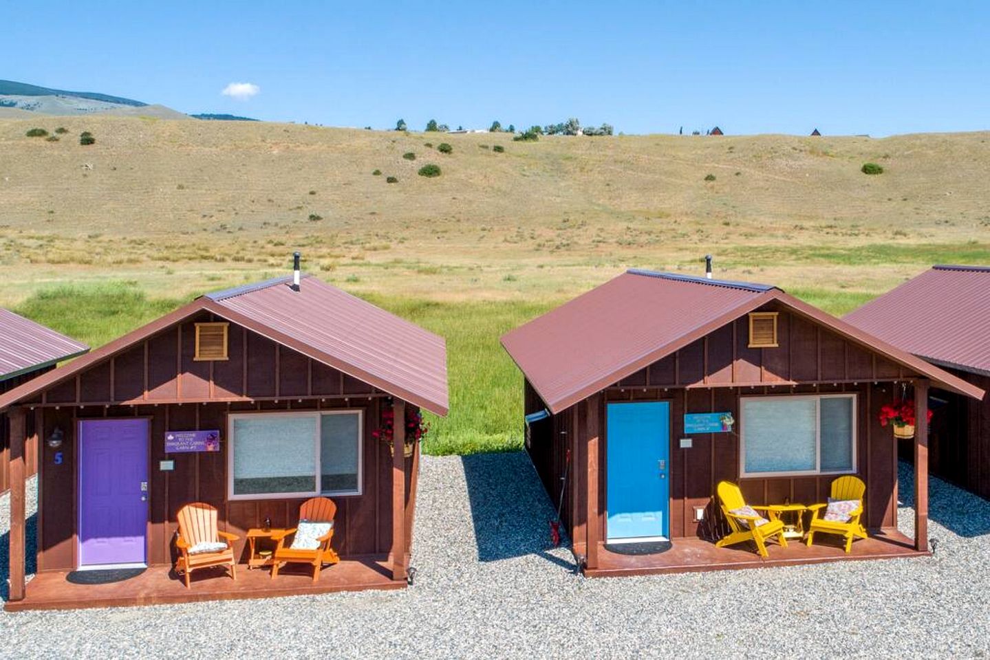 Cute Tiny Cabin near Yellowstone National Park for an Unforgettable Getaway in Emigrant, Montana
