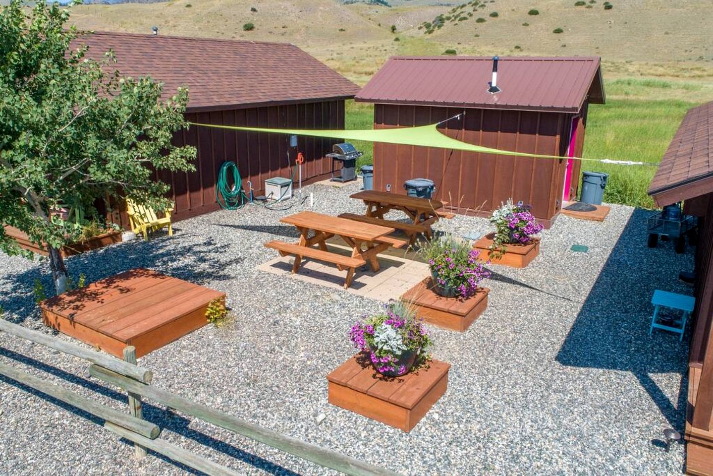 Cute Tiny Cabin near Yellowstone National Park for an Unforgettable Getaway in Emigrant, Montana