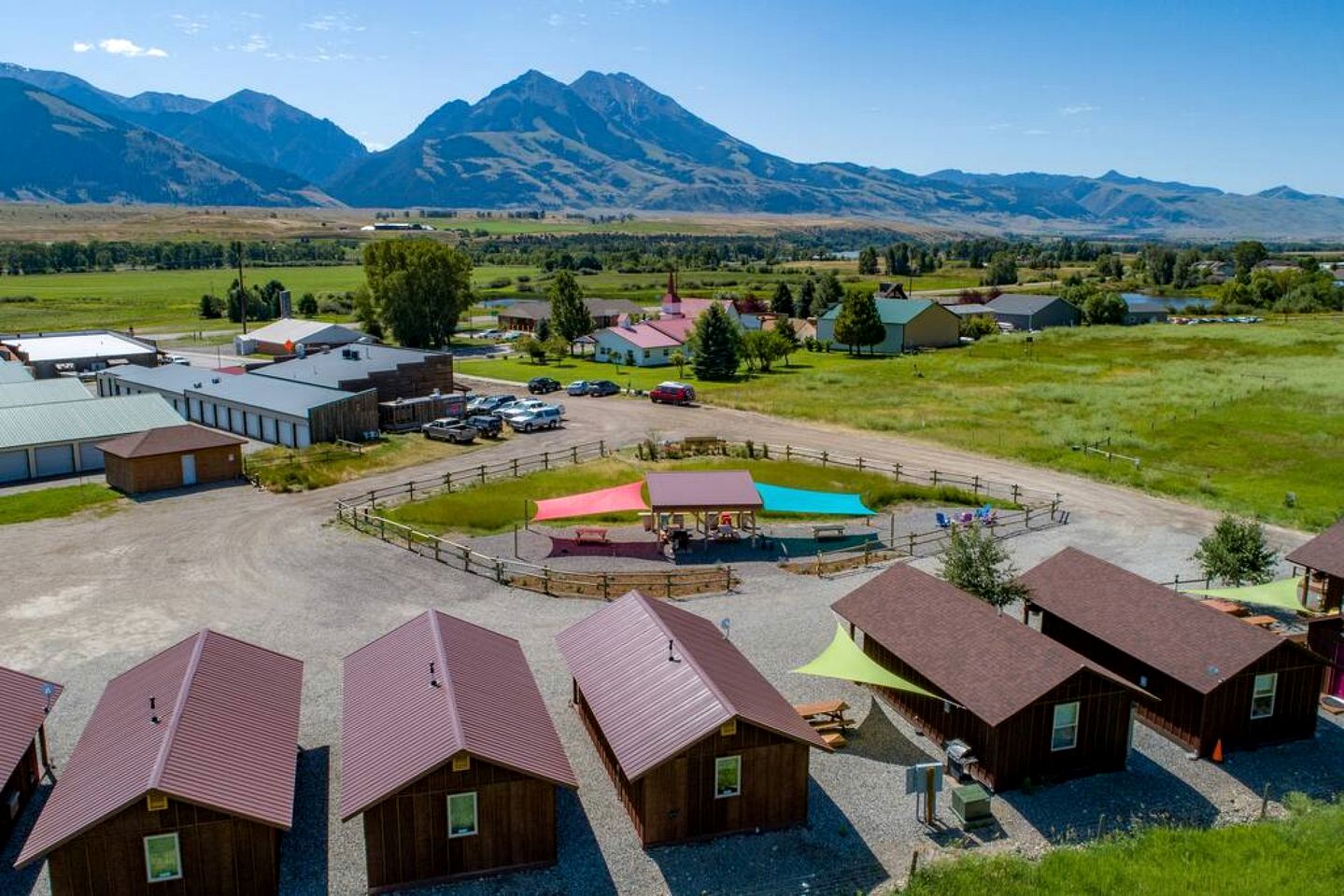 Cute Tiny Cabin near Yellowstone National Park for an Unforgettable Getaway in Emigrant, Montana