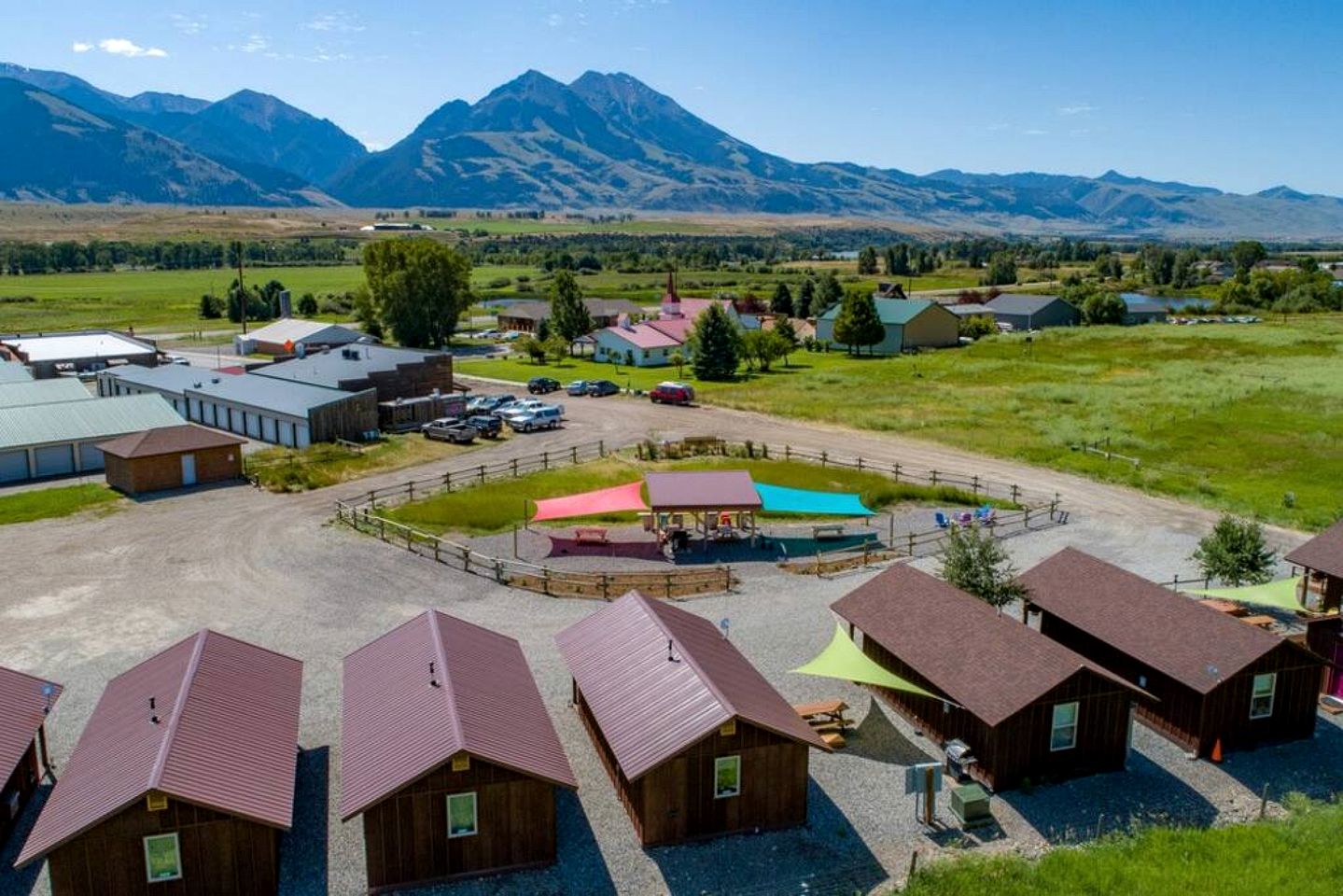 Cute Tiny Cabin near Yellowstone National Park for an Unforgettable Getaway in Emigrant, Montana