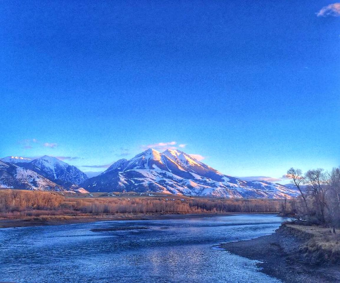 Charming Tiny Cabin near Chico Hot Springs for a Memorable Retreat in Emigrant, Montana