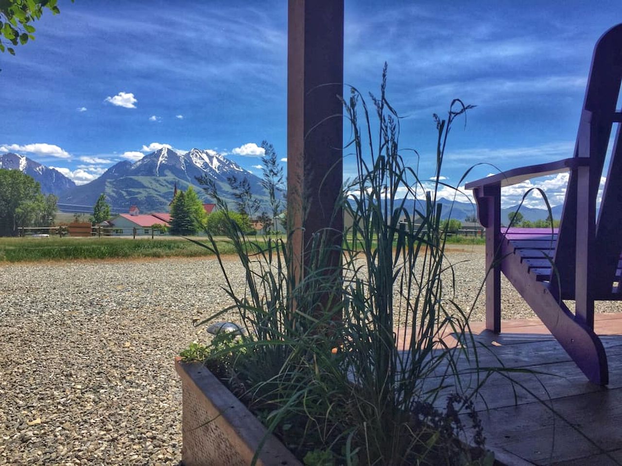 Lovely Tiny Cabin Close to Yellowstone with Incredible Mountain Views in Emigrant, Montana