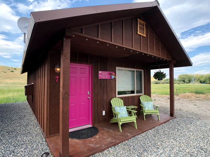 Cabins (United States of America, Emigrant, Montana)