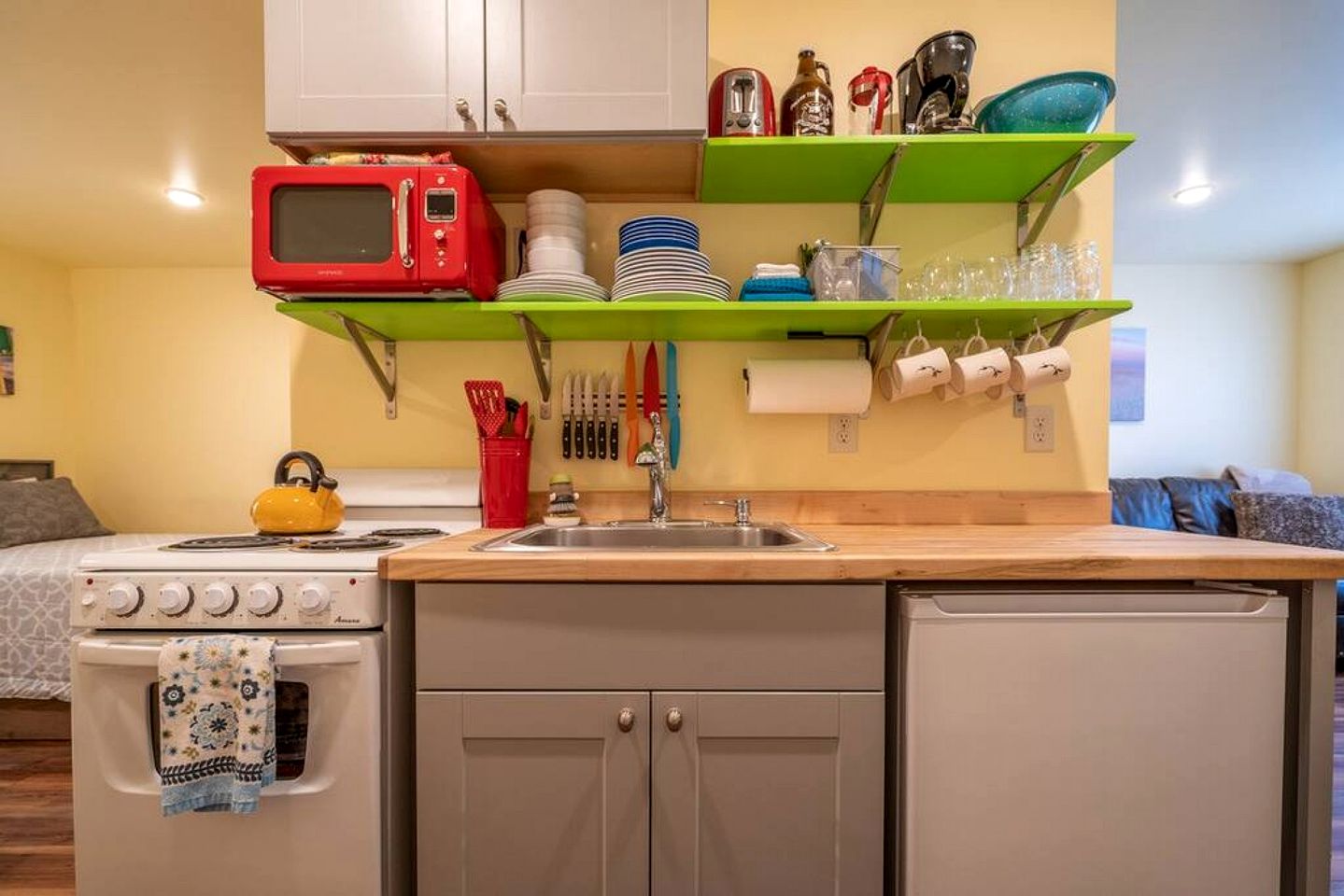 Fantastic Tiny Cabin for a Unique Escape in the Heart of Paradise Valley in Emigrant, Montana