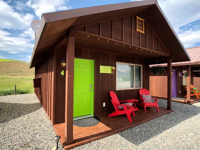 Cabins (United States of America, Emigrant, Montana)