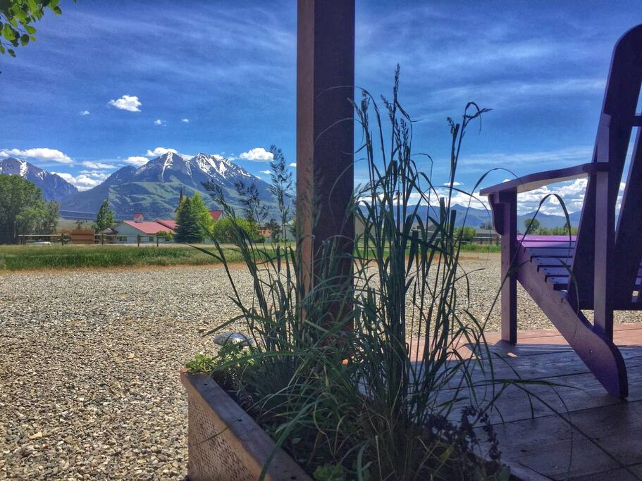 Fantastic Tiny Cabin for a Unique Escape in the Heart of Paradise Valley in Emigrant, Montana