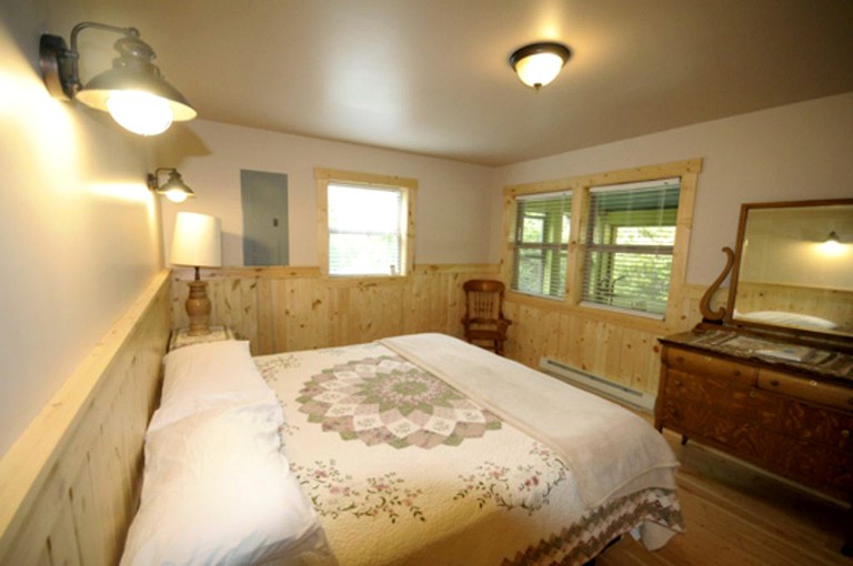 Cabins (Pray, Montana, United States)