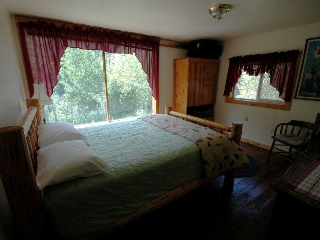 Private Woodland Cabin in the Absaroka Mountains of Montana