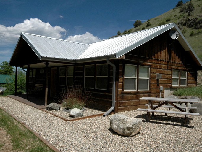 Secluded Cabin In Paradise Valley Montana