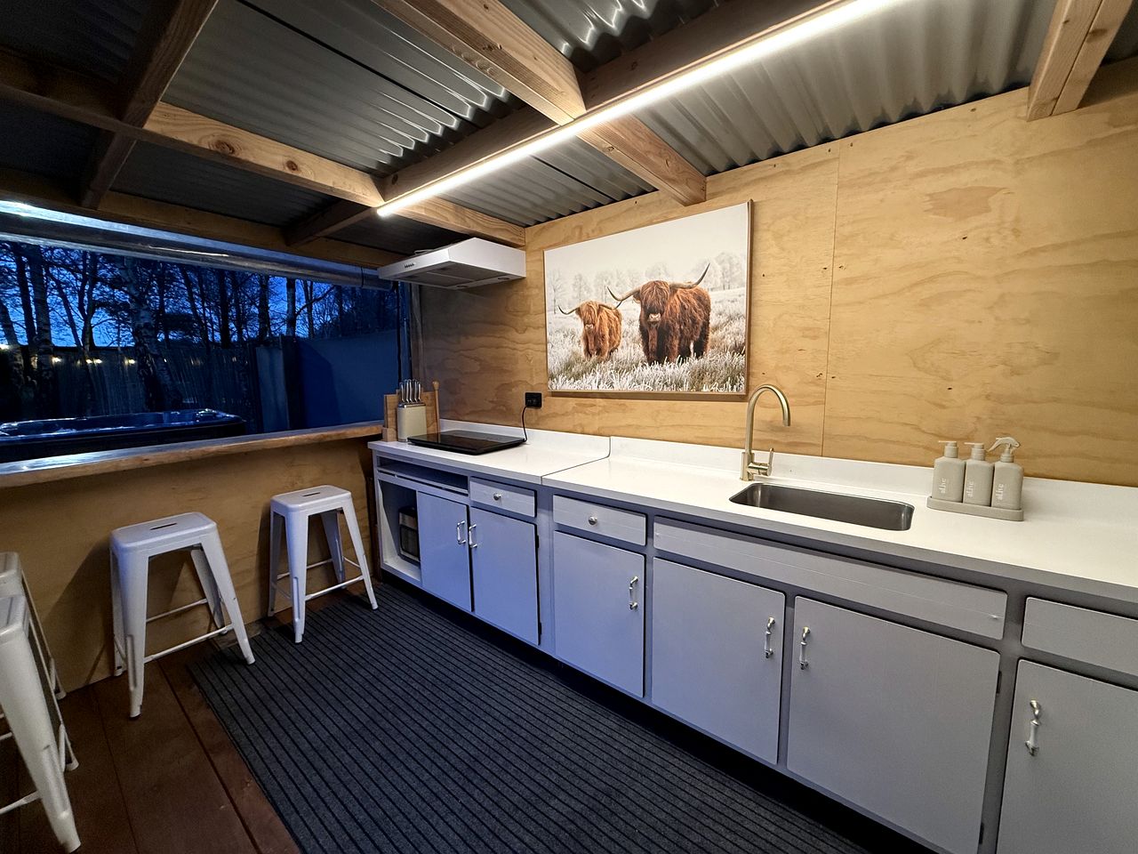 Enchanted Bell Tent Hideaway near the Mountains and Rivers of Southland, New Zealand