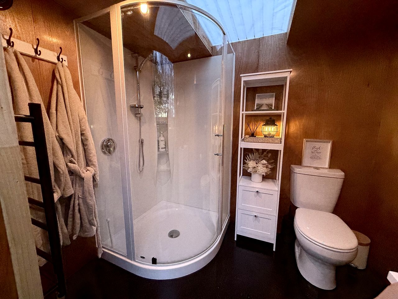 Enchanted Bell Tent Hideaway near the Mountains and Rivers of Southland, New Zealand