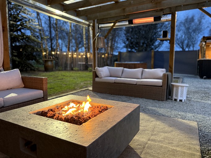 Bell Tents (New Zealand, Lochiel, South Island)