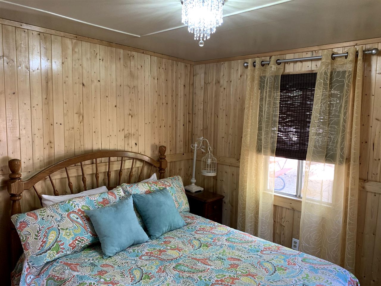 Two Bedroom Cabin in Big Bear with a Wood Burning Fireplace for a Glamping Retreat at the Lake