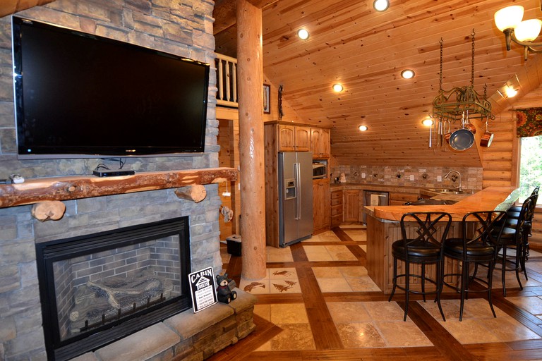 Enchanted Island Park Elk Run Retreat, Log Cabins, Island Park