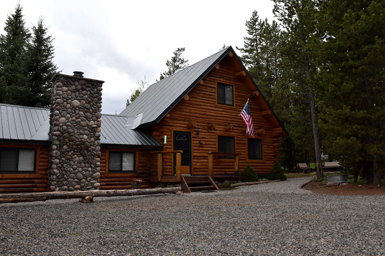Enchanted Island Park Lazy Moose Cabin, Log Cabins, Island Park