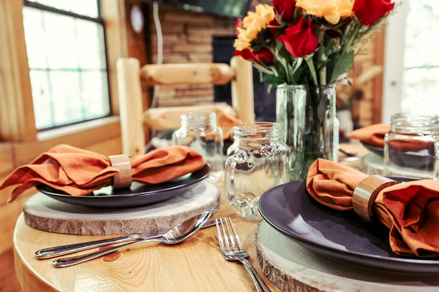 Romantic Glamping Getaway with Hot Tub in the Heart of the Smoky Mountains, Perfect for a Weekend Getaway from Nashville