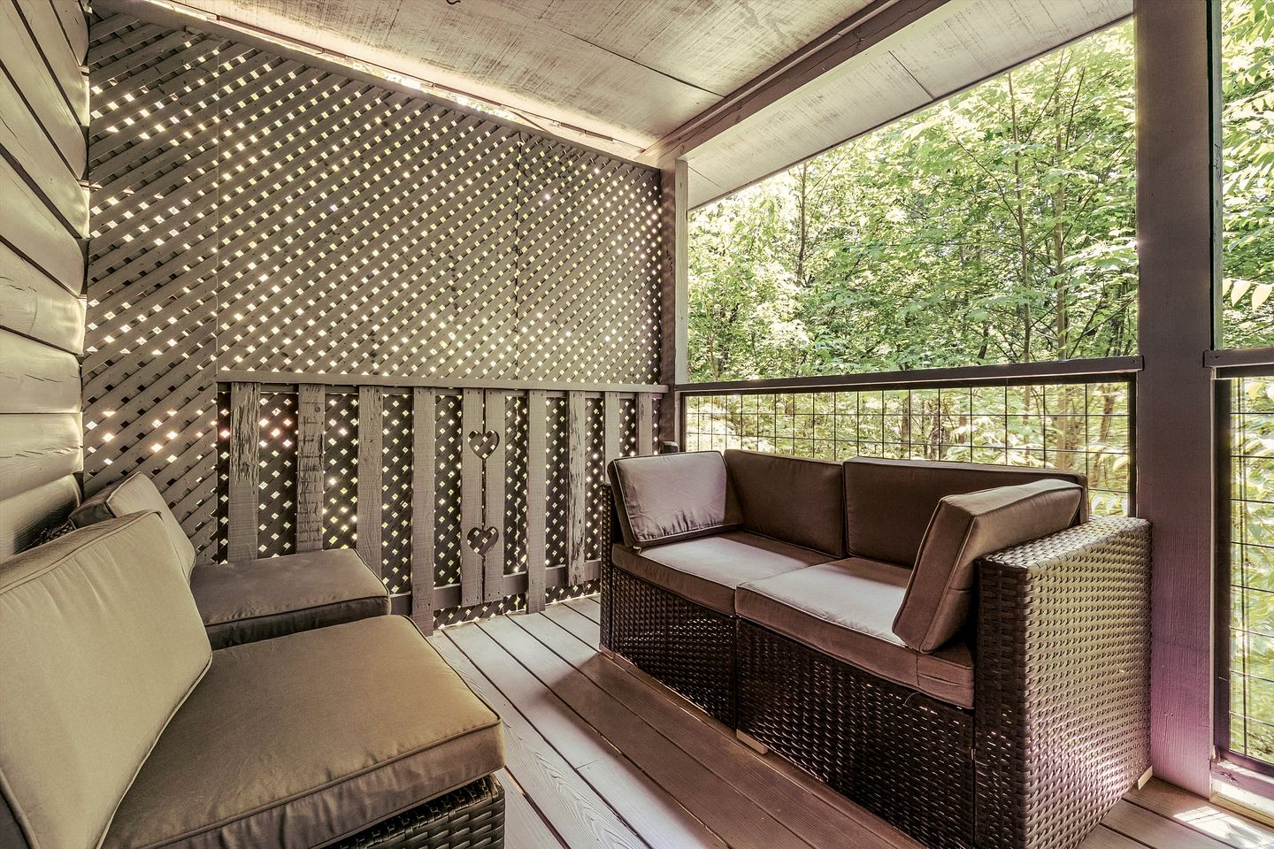 Romantic Glamping Getaway with Hot Tub in the Heart of the Smoky Mountains, Perfect for a Weekend Getaway from Nashville
